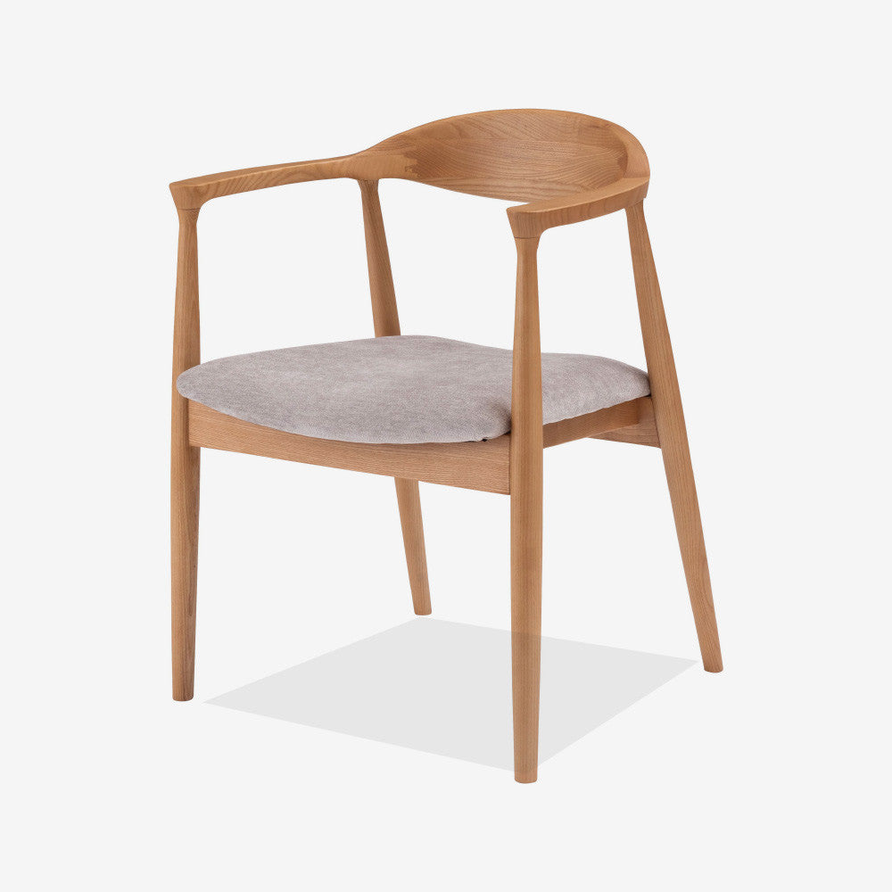 肘掛け付き北欧ダイニングチェア