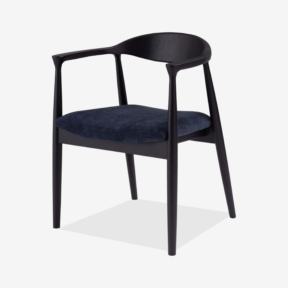 肘掛け付き北欧ダイニングチェア