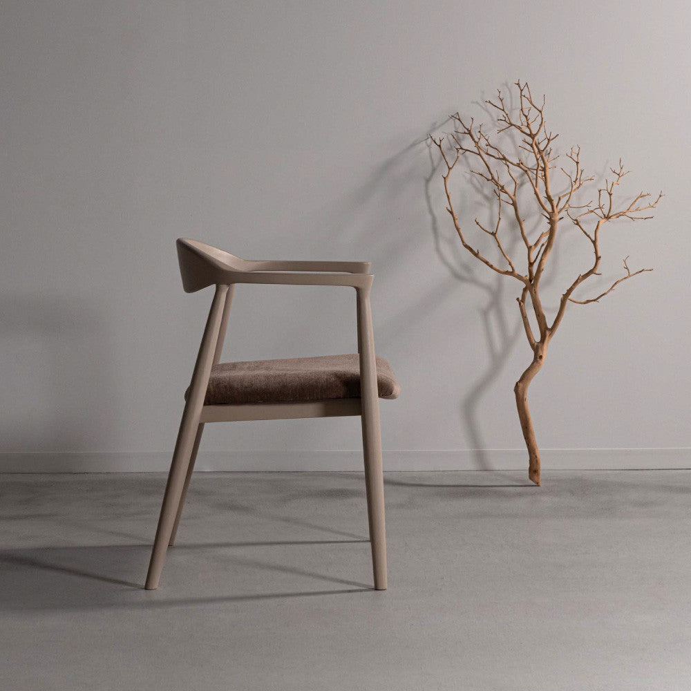 肘掛け付き北欧ダイニングチェア