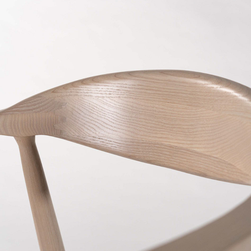 肘掛け付き北欧ダイニングチェア