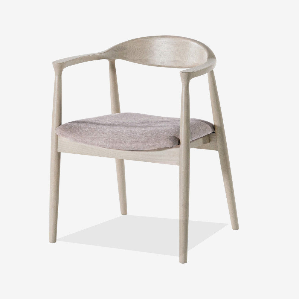 肘掛け付き北欧ダイニングチェア