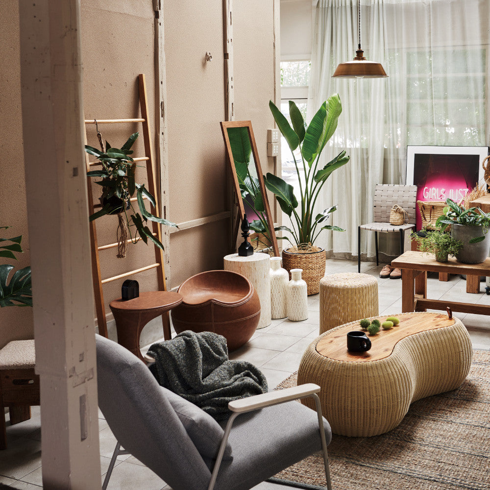 サイドテーブル