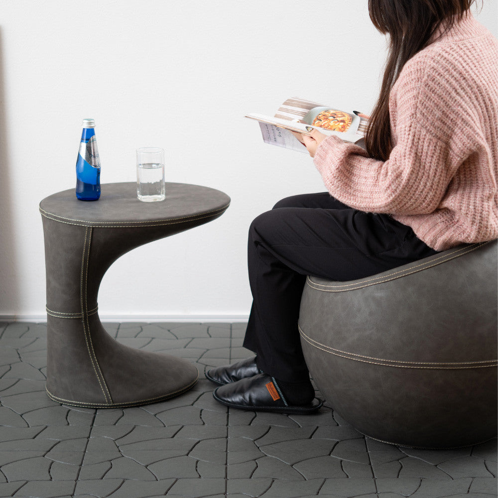 サイドテーブル