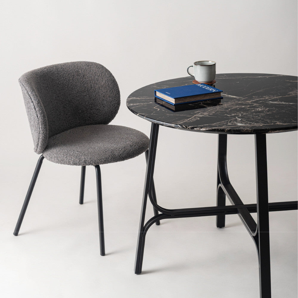 石目調ラウンドテーブル