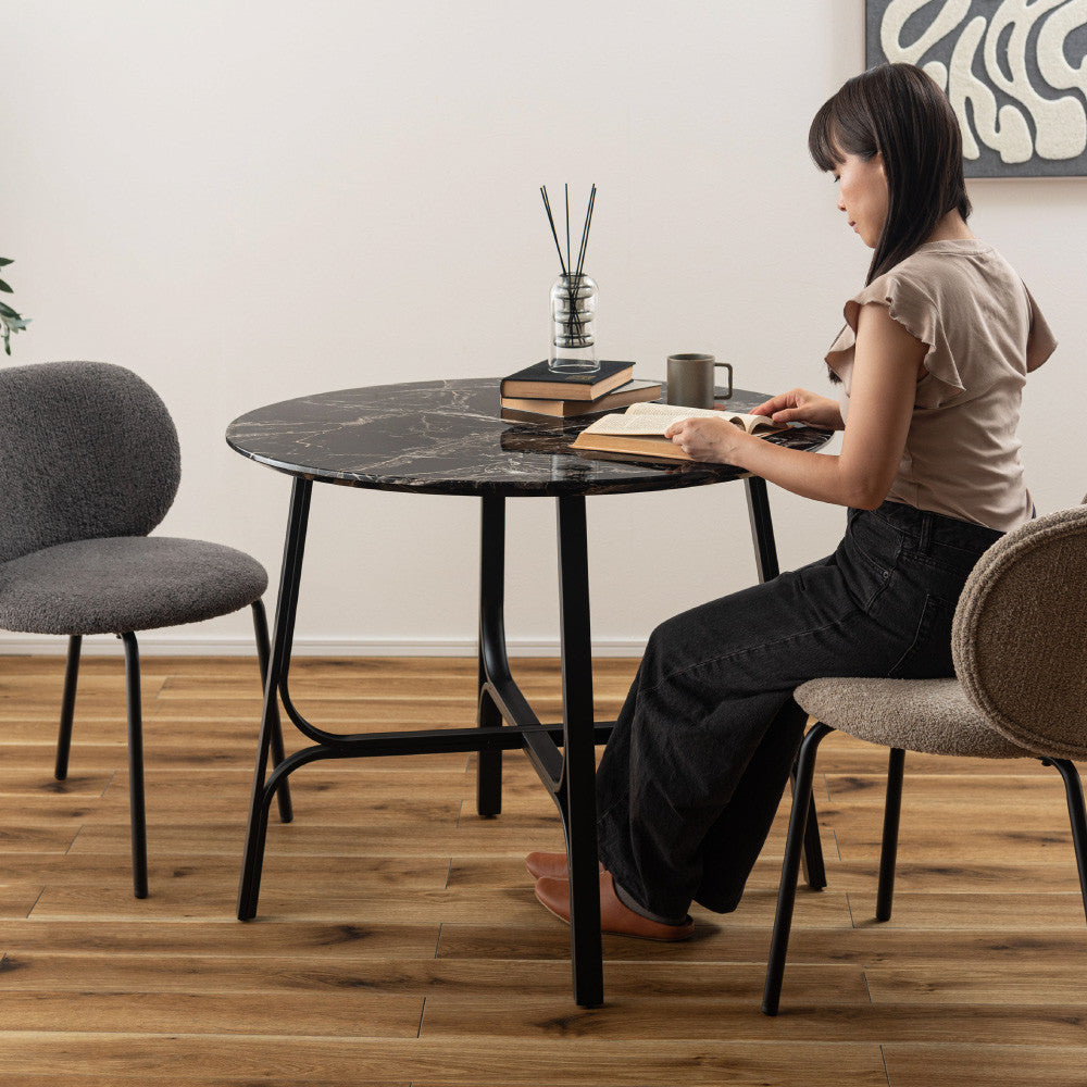 石目調ラウンドテーブル