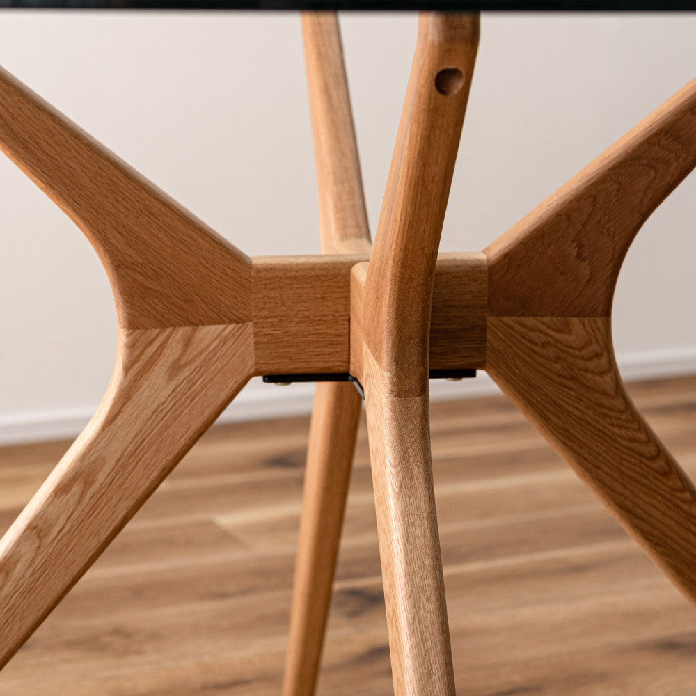 ラウンドガラスダイニングテーブル