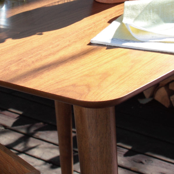 ダイニングテーブル