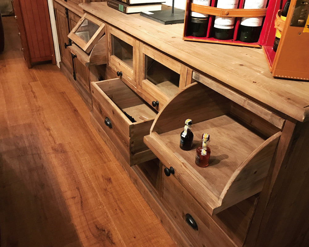 ディオン　サイドボード