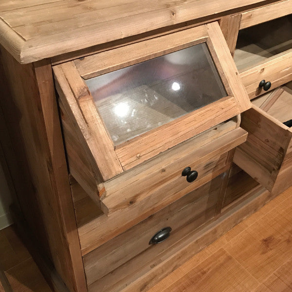 ディオン　サイドボード