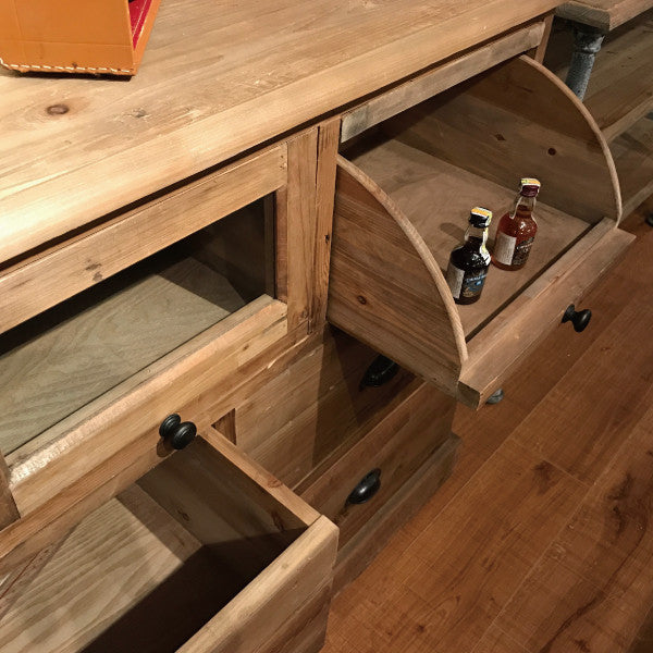 ディオン　サイドボード