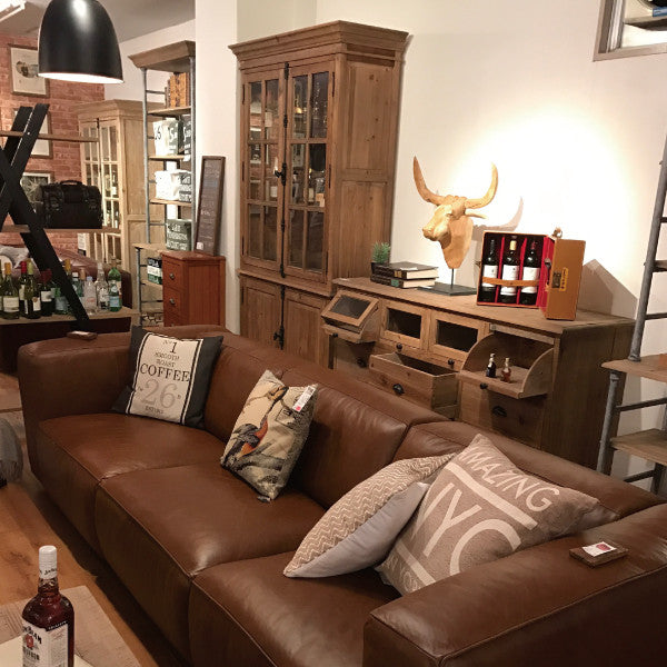 ディオン　サイドボード